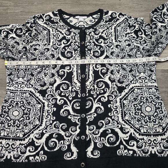 Isaac Mizrahi Live! Black & White Abstract Print Crew Neck Button Front Cardigan - Picture 6 of 8